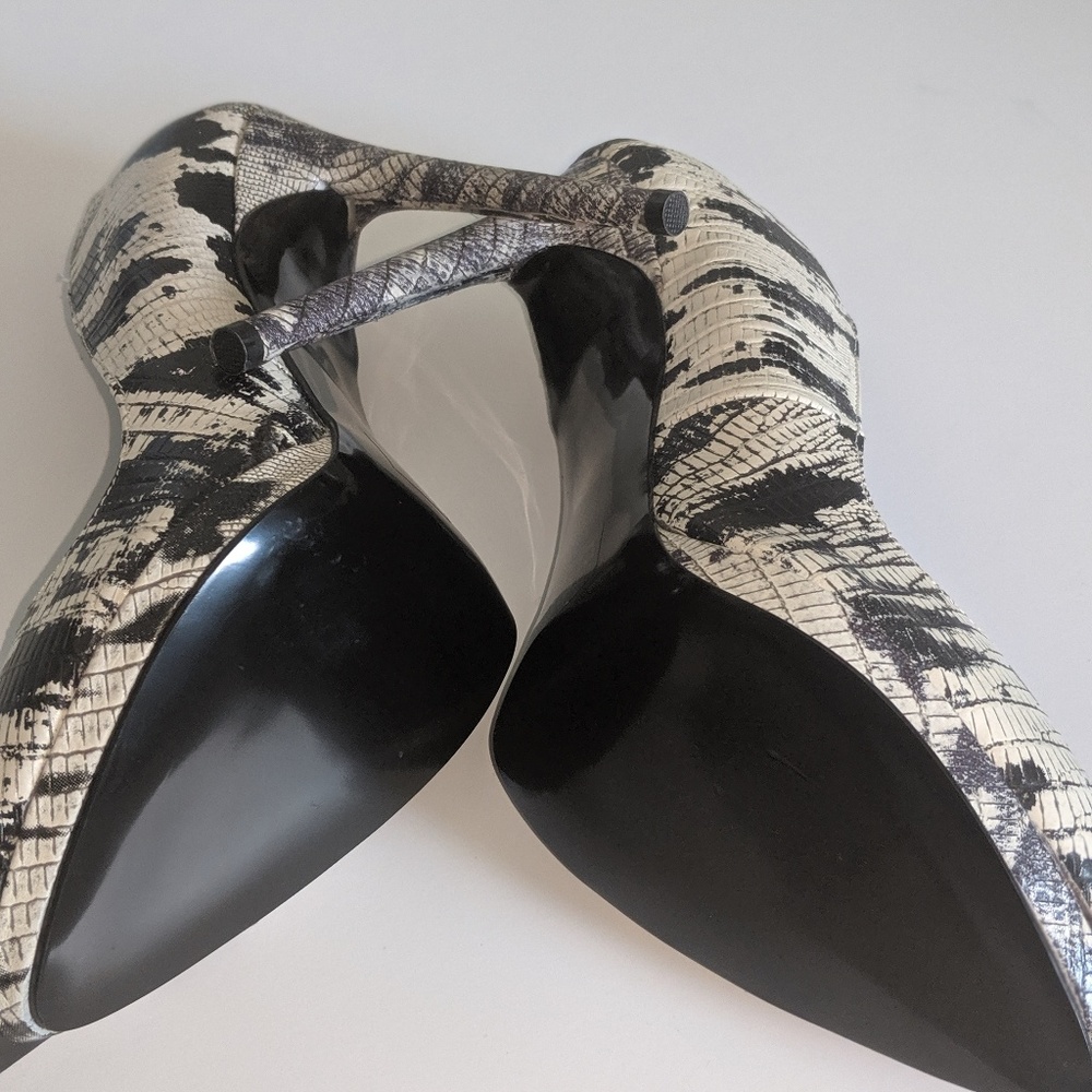 Black and White Snake Print Pumps - Picture 3 of 4